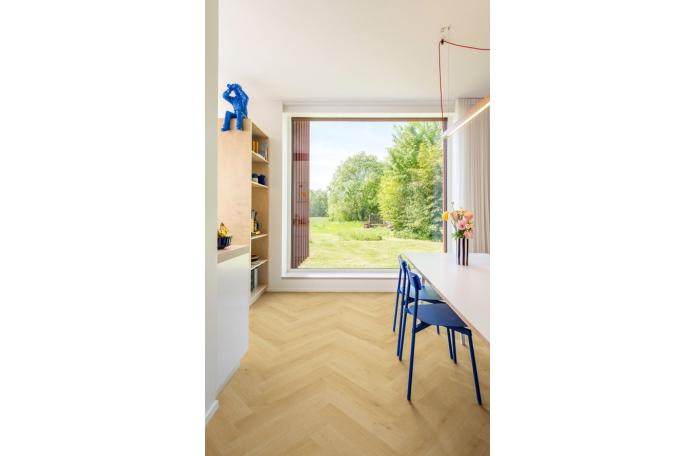 Ламиниран паркет Quick Step Дъб Индийско орехче IMD 8243 Herringbone